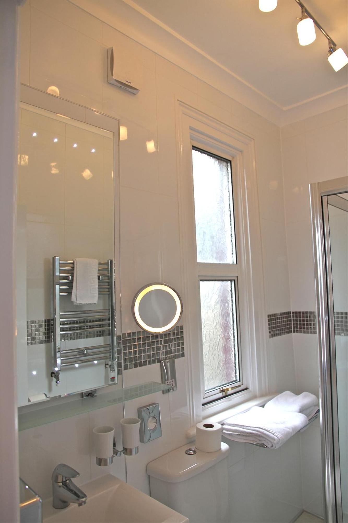 Crompton Guest House Hounslow Dış mekan fotoğraf