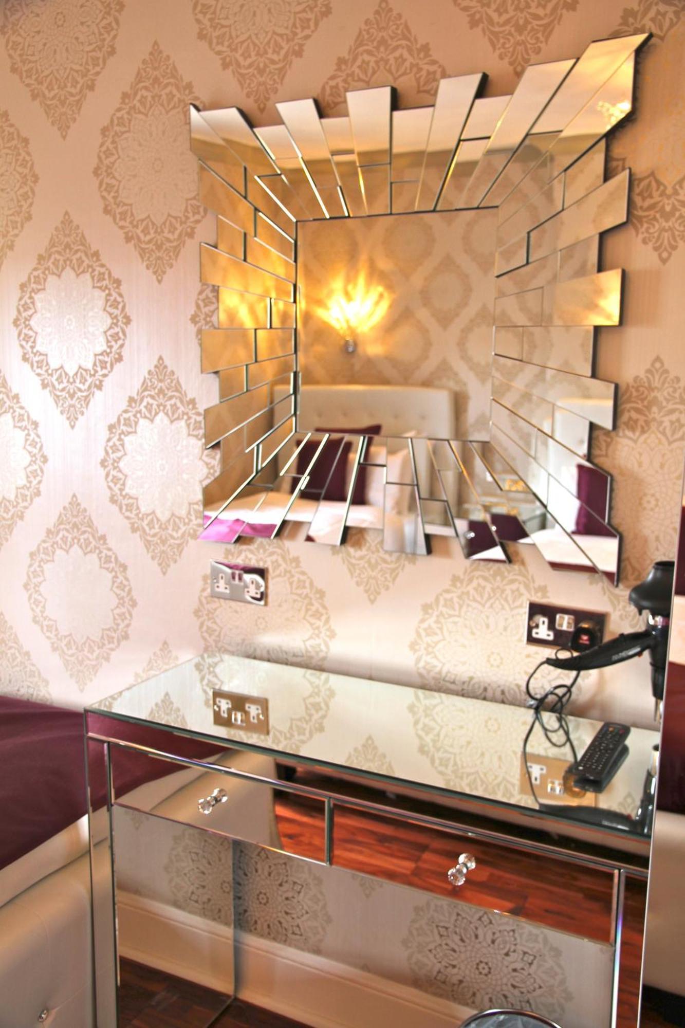 Crompton Guest House Hounslow Dış mekan fotoğraf