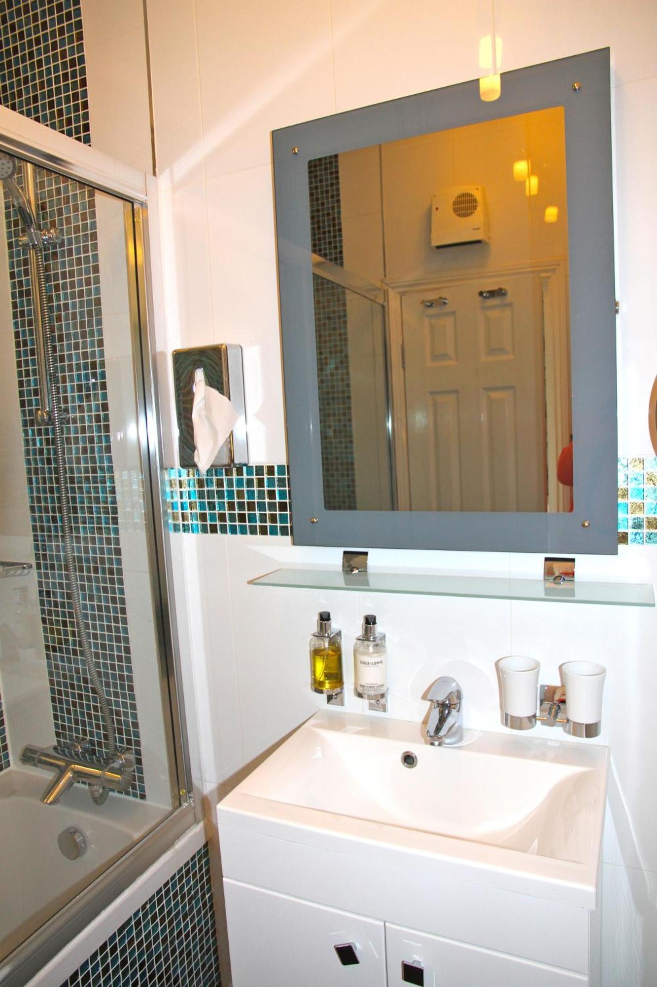 Crompton Guest House Hounslow Dış mekan fotoğraf