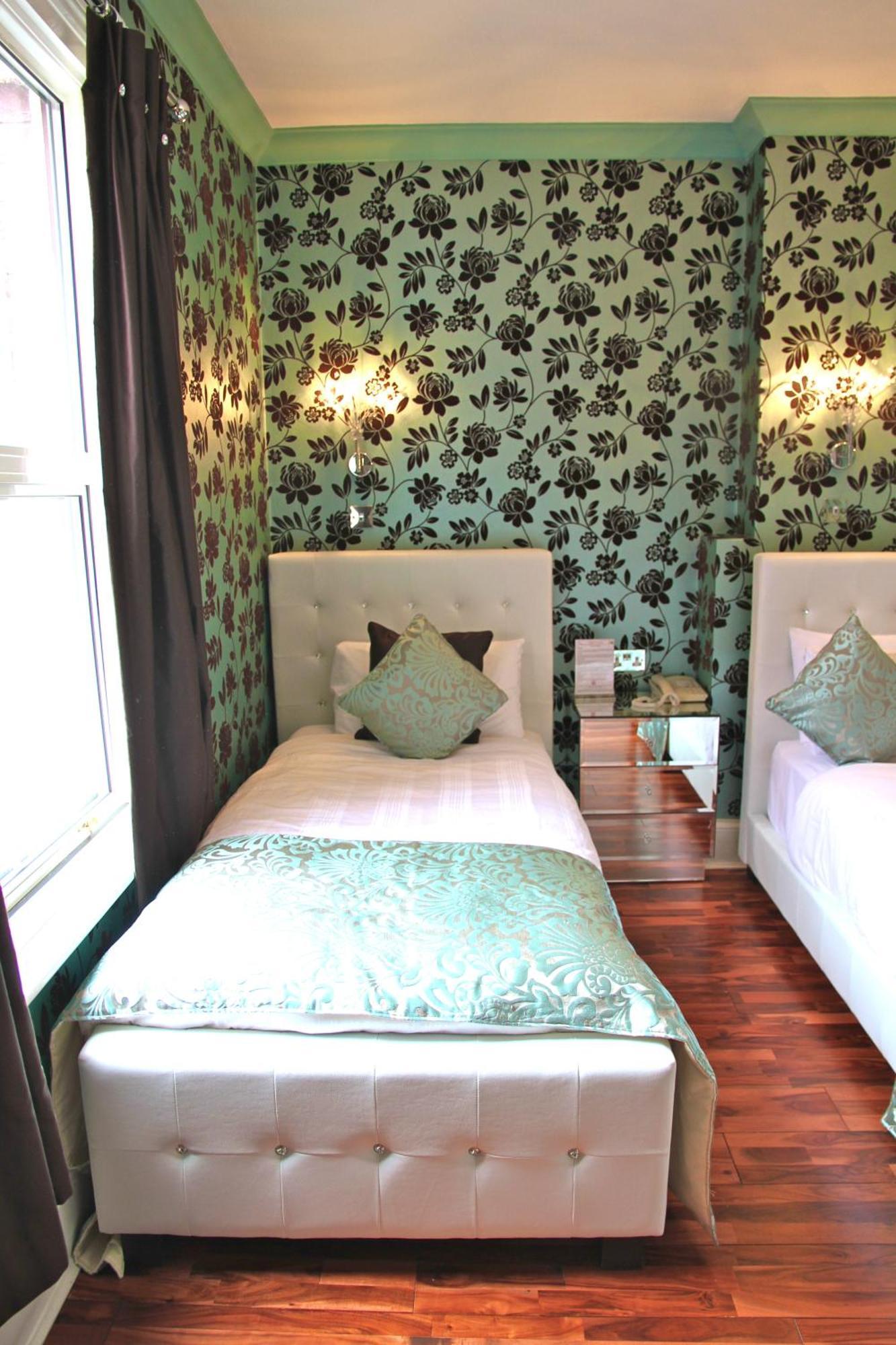 Crompton Guest House Hounslow Dış mekan fotoğraf