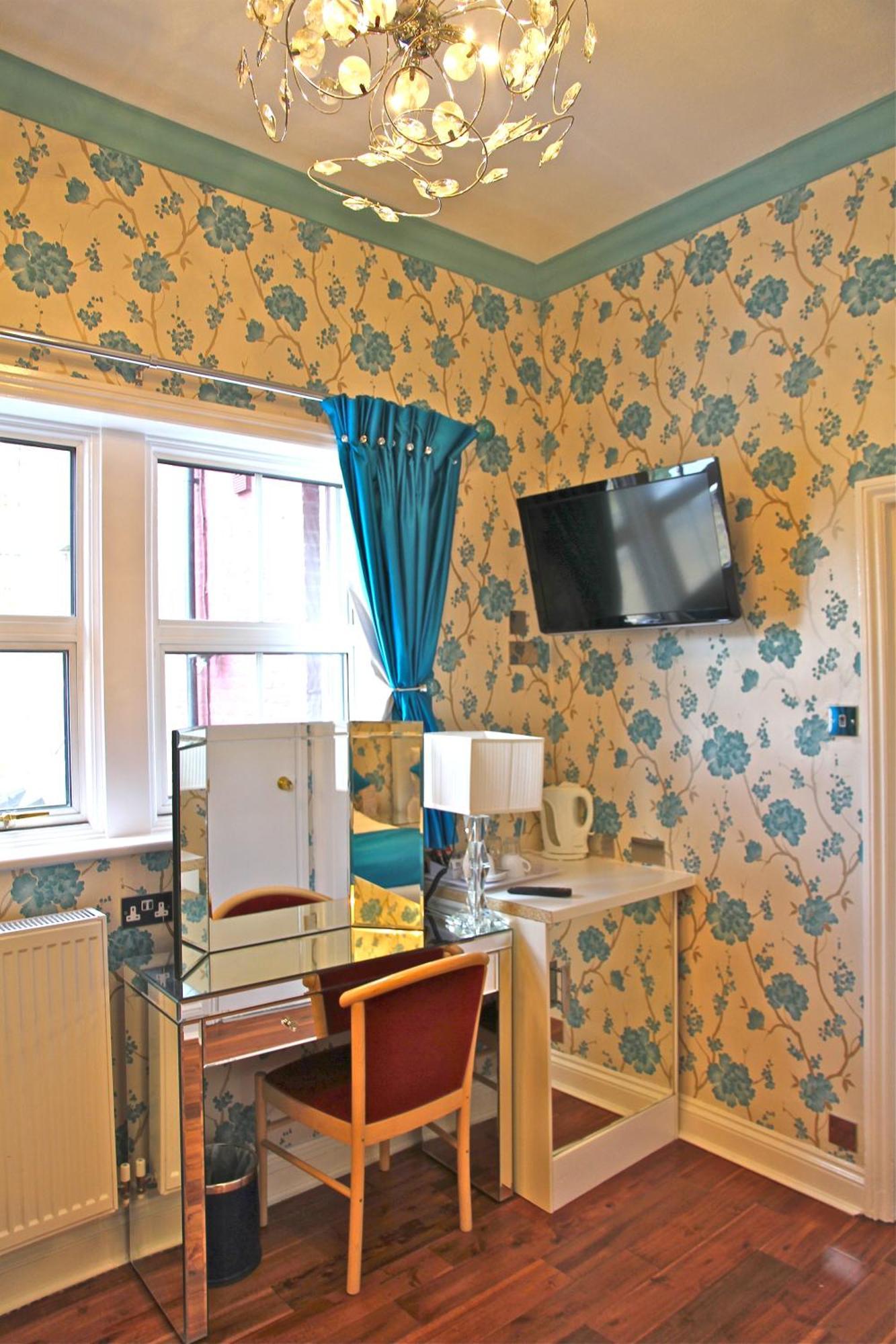 Crompton Guest House Hounslow Dış mekan fotoğraf