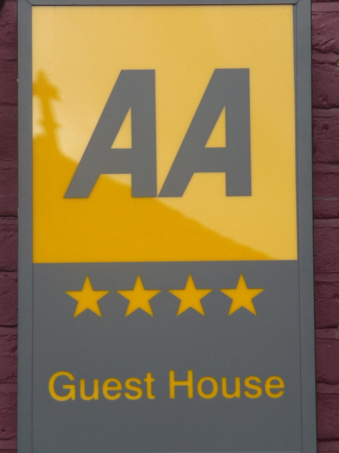 Crompton Guest House Hounslow Dış mekan fotoğraf