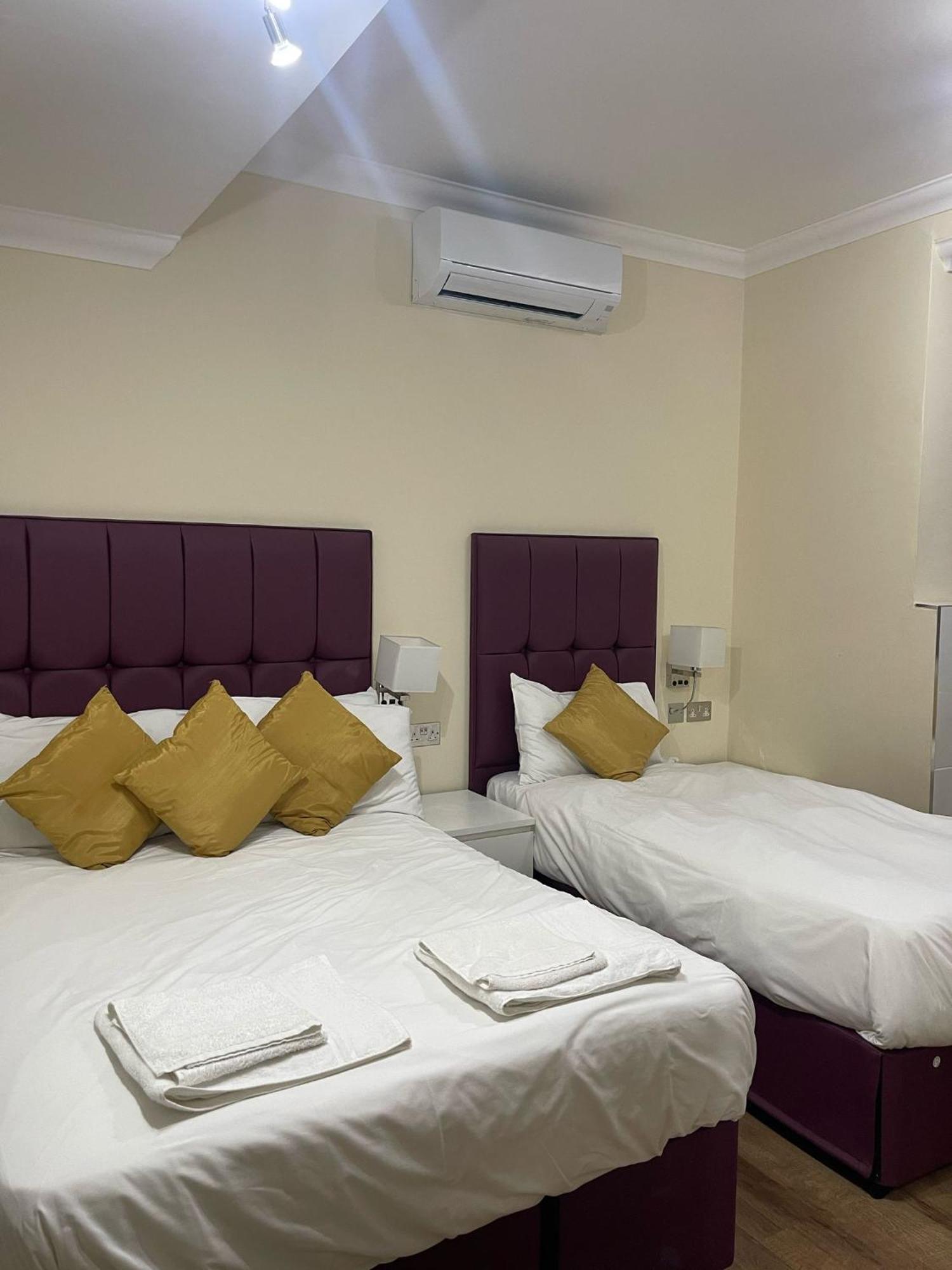 Crompton Guest House Hounslow Dış mekan fotoğraf