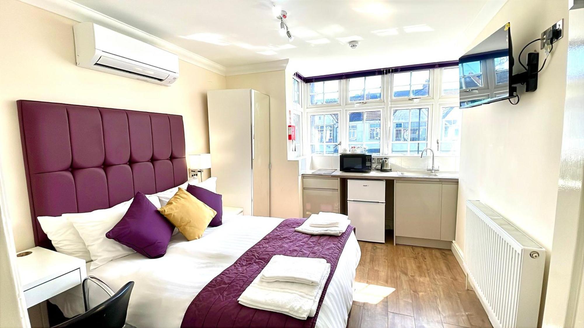 Crompton Guest House Hounslow Dış mekan fotoğraf