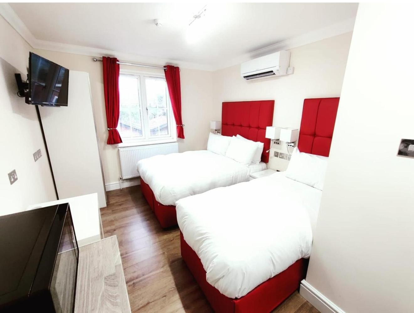 Crompton Guest House Hounslow Dış mekan fotoğraf