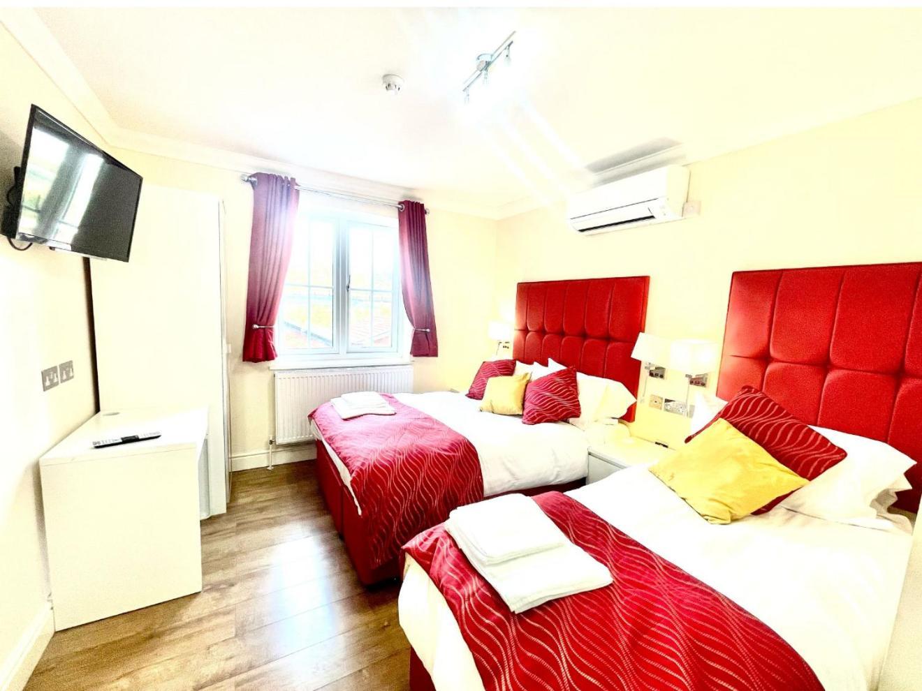Crompton Guest House Hounslow Dış mekan fotoğraf