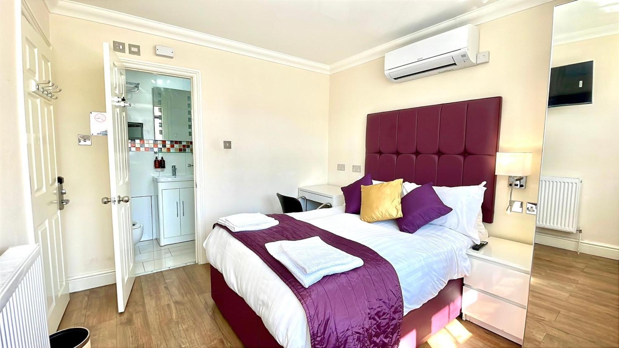 Crompton Guest House Hounslow Dış mekan fotoğraf