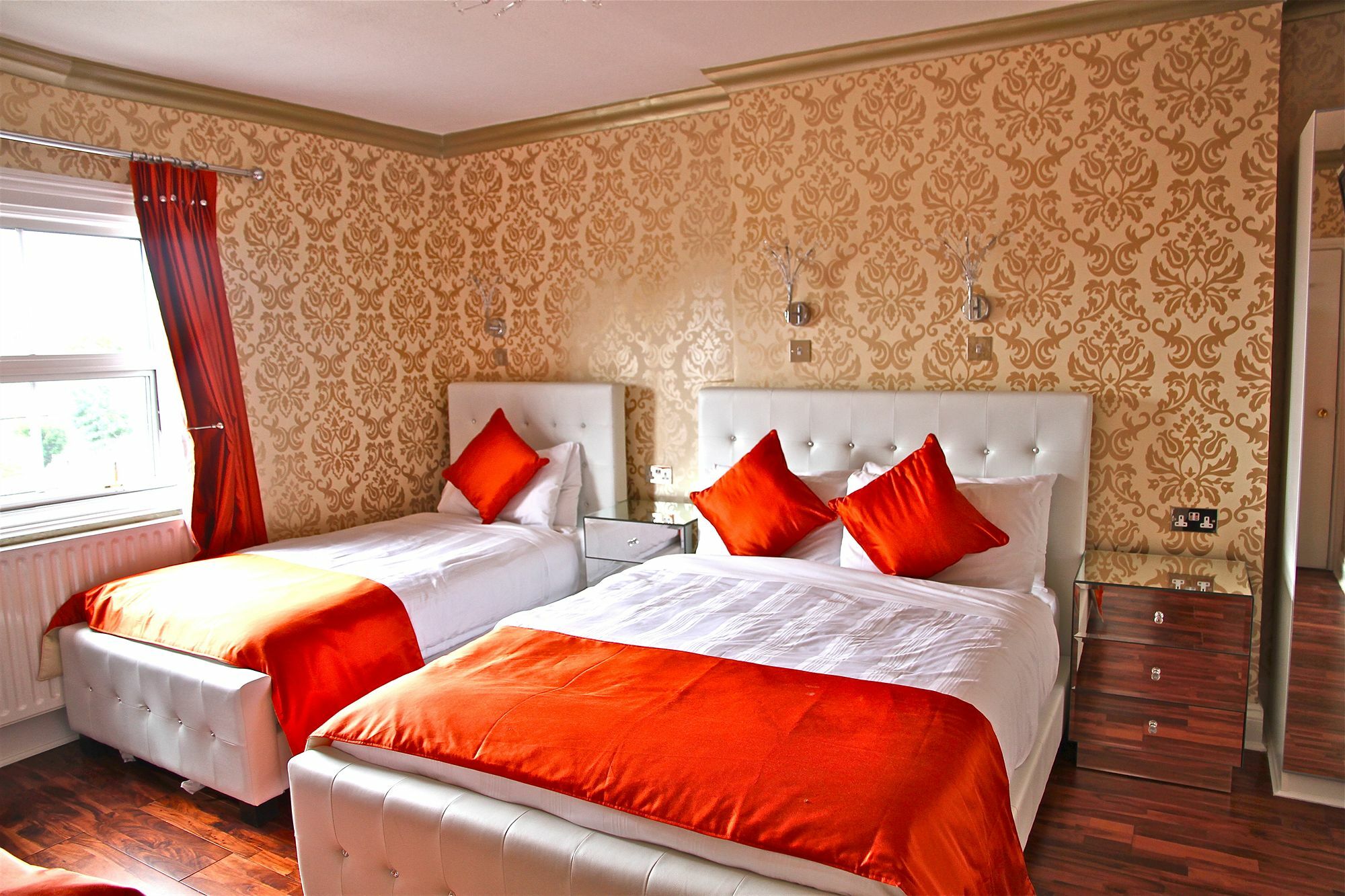 Crompton Guest House Hounslow Dış mekan fotoğraf
