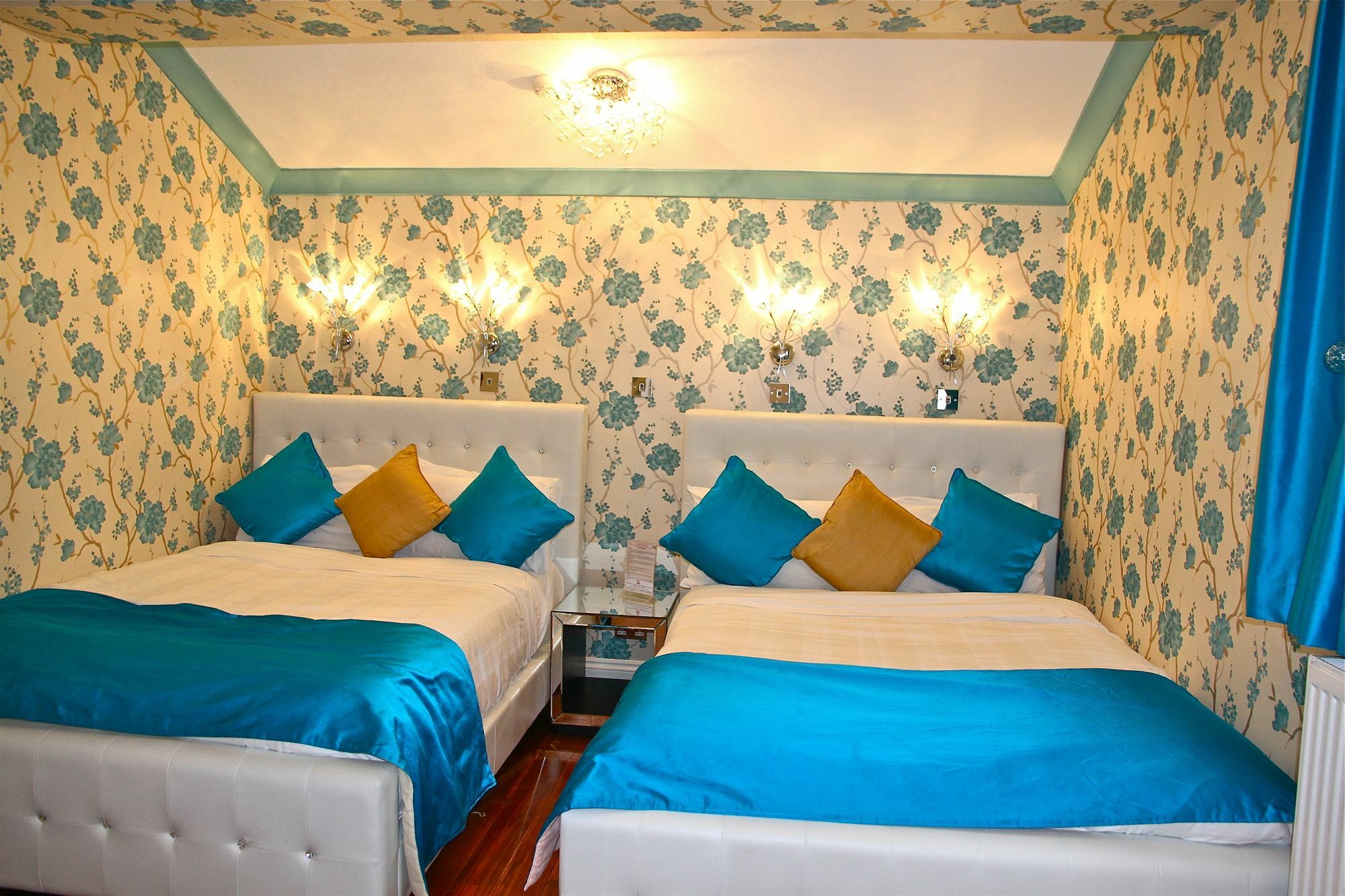 Crompton Guest House Hounslow Dış mekan fotoğraf